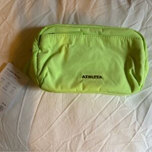 Green athletes running pouch